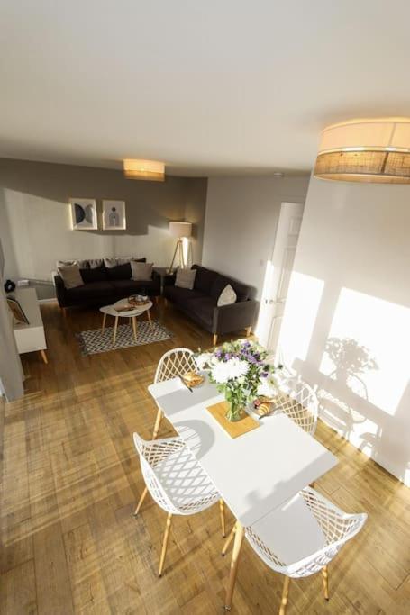 Apartment Views By The Castle, Free Designated Parking. *