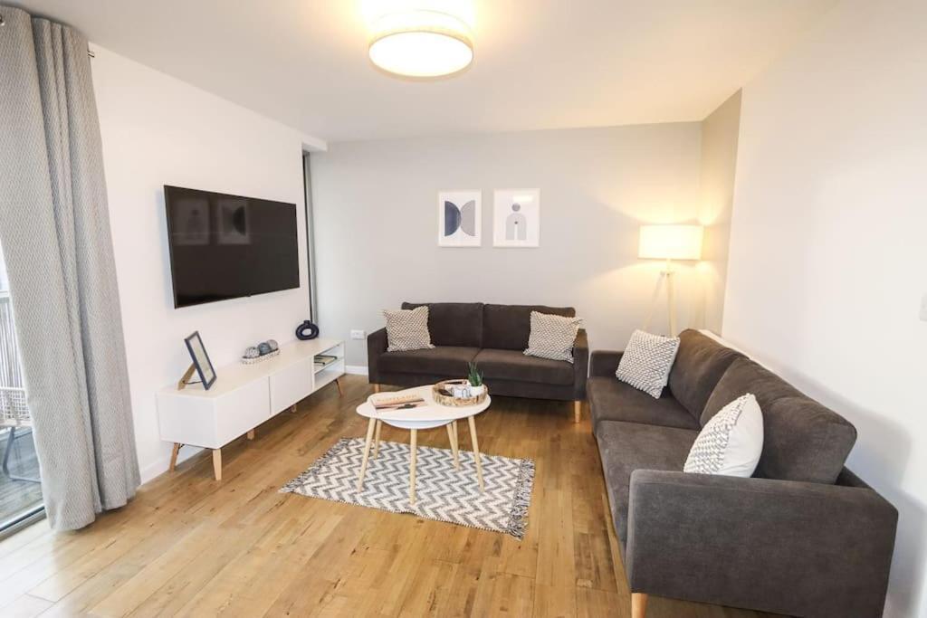 Views By The Castle, Free Designated Parking. Apartment *